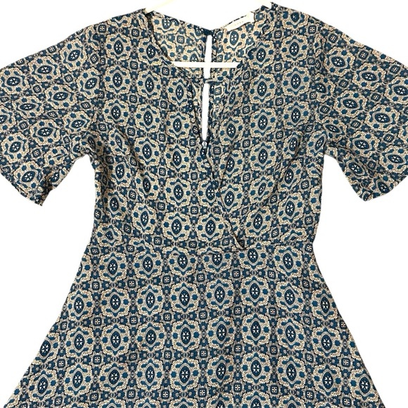 LUSH Blue/Peach Baroque Print Fit N Flare Mini Dress Sz XS Silky - Picture 2 of 10